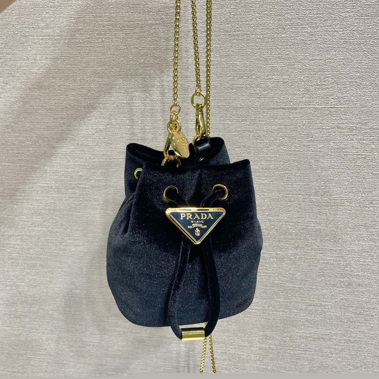 Pra*a bucket bags